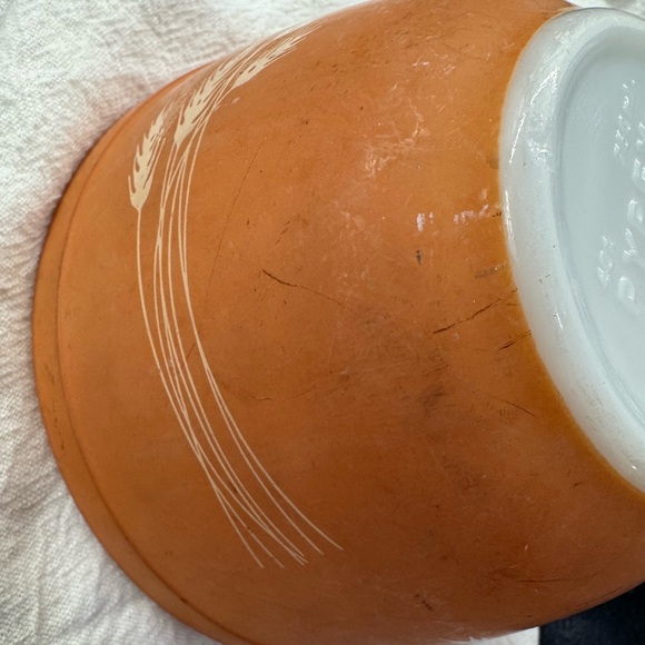 Pyrex Vintage Autumn Harvest wheat pattern orange mixing bowls set of 2 403 401 - Picture 4 of 10